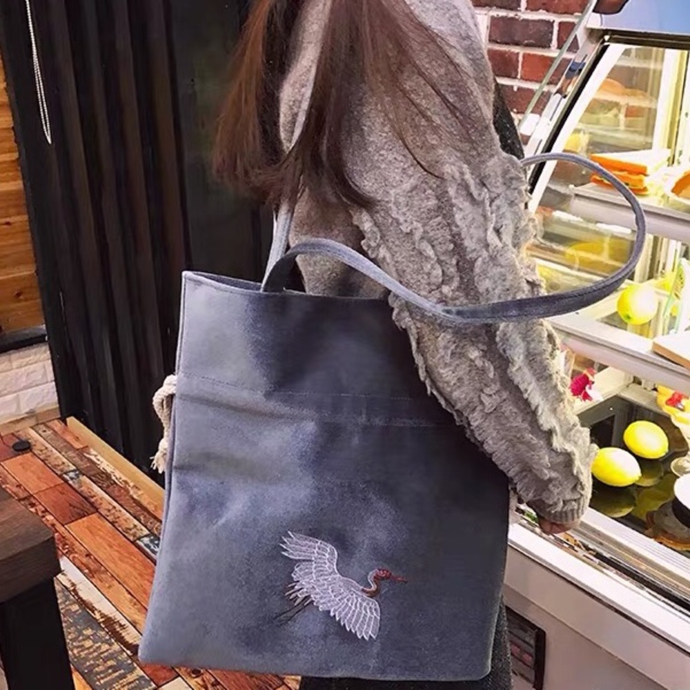 Silver totes